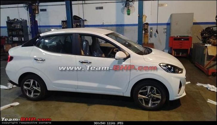 Интерьер Hyundai Aura