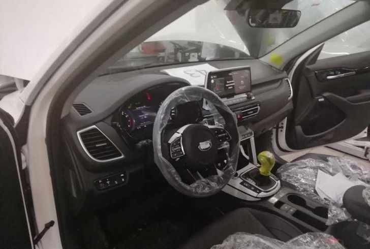 Интерьер KIA Seltos