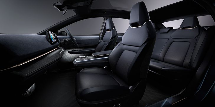 Интерьер Nissan Ariya