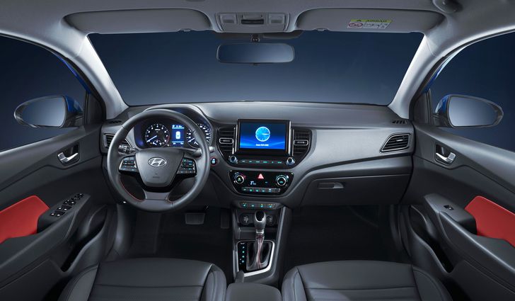 Интерьер Hyundai Solaris