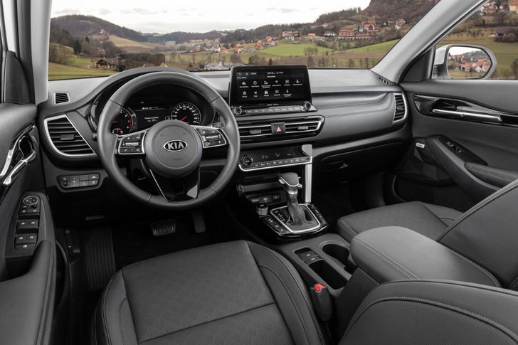 Интерьер KIA Seltos