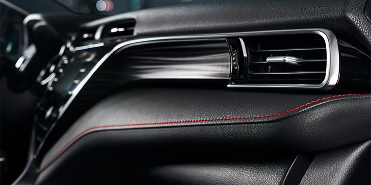 Интерьер Toyota Camry S-Edition