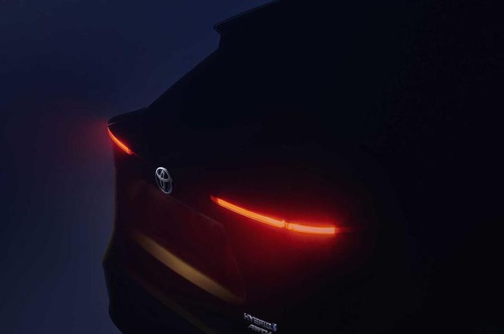 Toyota распространила тизер нового кроссовера