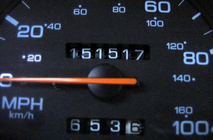 Названы способы определить реальный пробег автомобиля