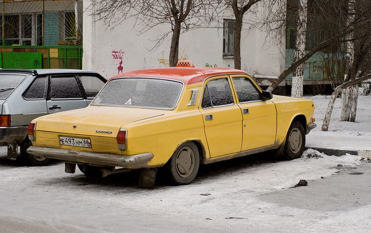 Такси у дома