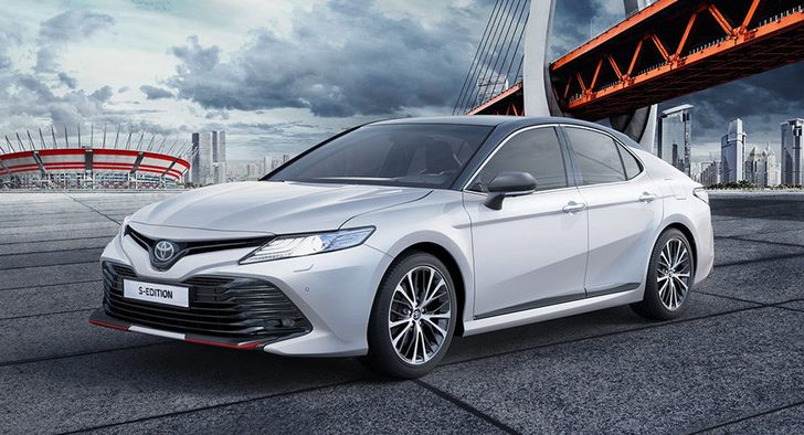 В России появилась спортивная Toyota Camry S-Edition
