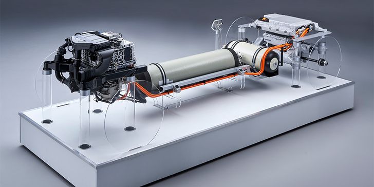 BMW готовит BMW X5 с новой водородной установкой