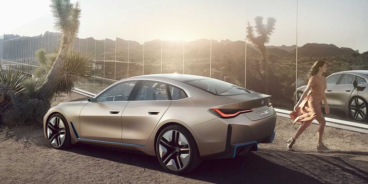 BMW i4