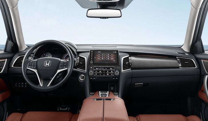 Интерьер Honda Avancier