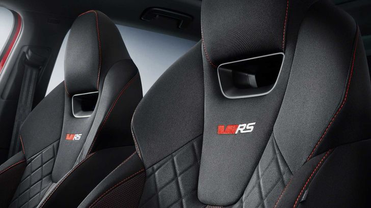 Интерьер Skoda Octavia RS iV