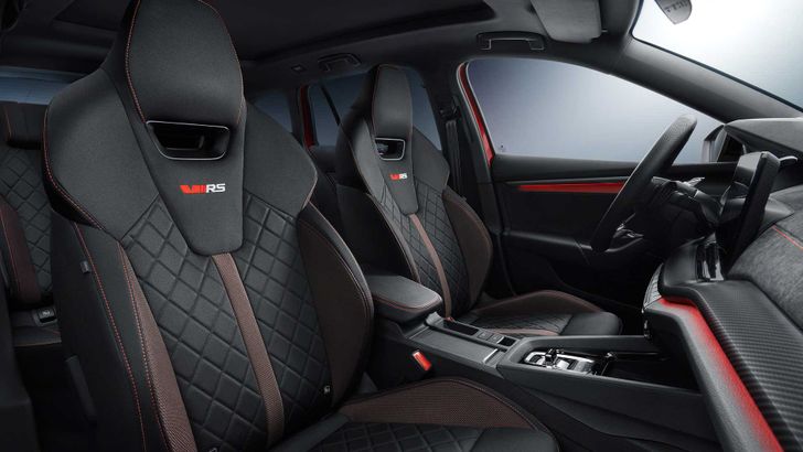 Интерьер Skoda Octavia RS iV