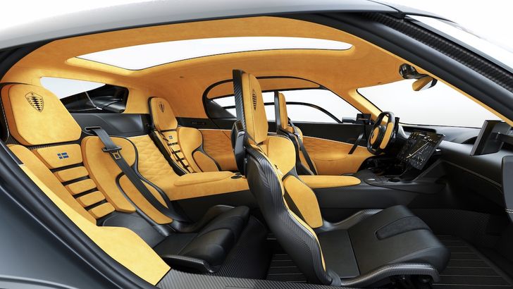 Интерьер Koenigsegg Gemera