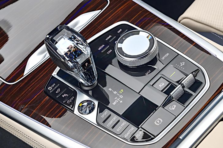 Интерьер BMW X7