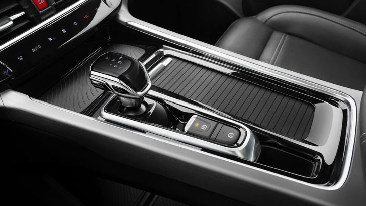 Интерьер JAC X7