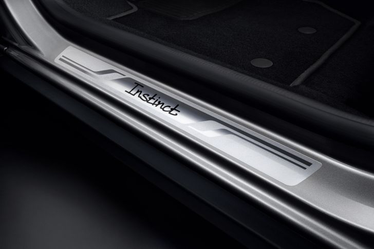 Интерьер LADA XRay Cross Instinct