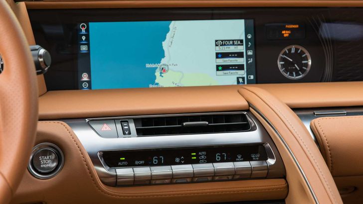 Интерьер Lexus LC