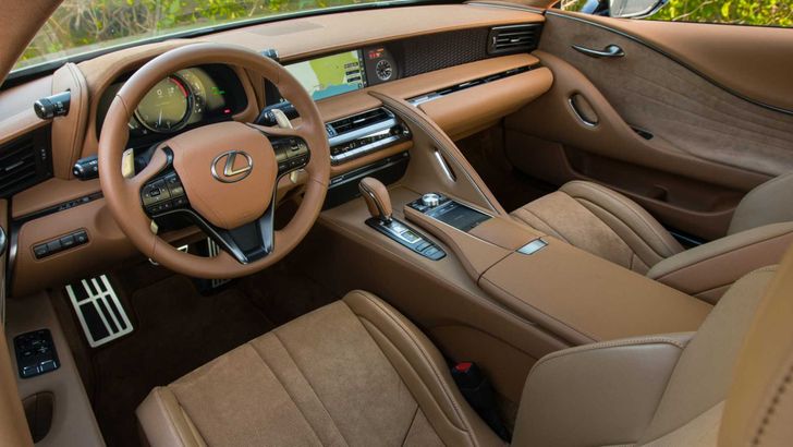 Интерьер Lexus LC