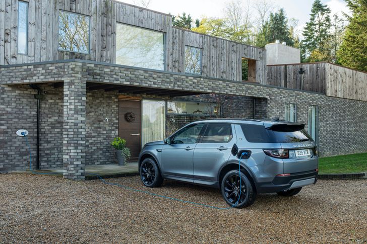Range Rover Evoque P300e