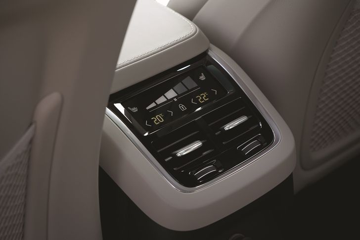 Задний климат-контроль на Volvo