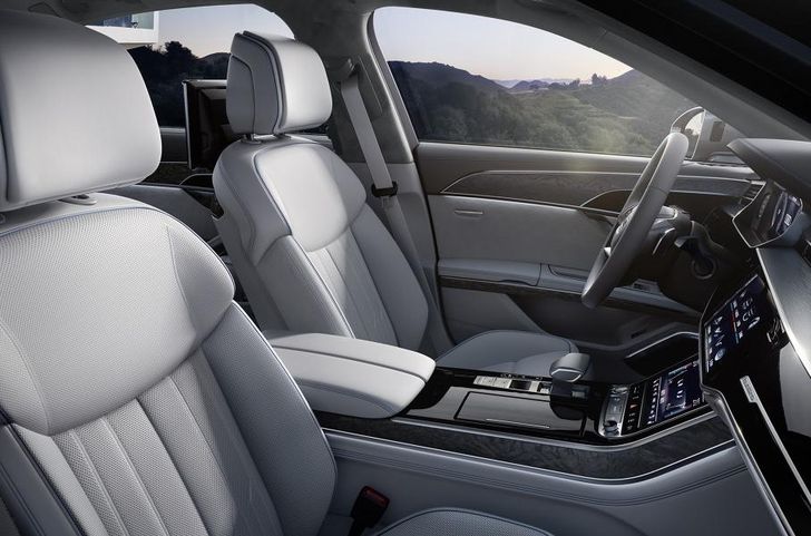 Интерьер Audi A8L Security