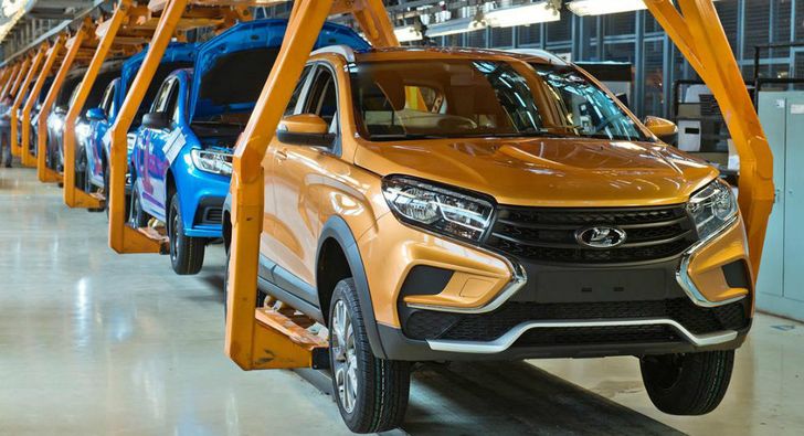 АВТОВАЗ вновь приостановил выпуск автомобилей Lada