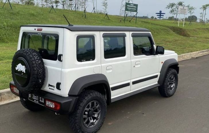 Пятидверный Suzuki Jimny