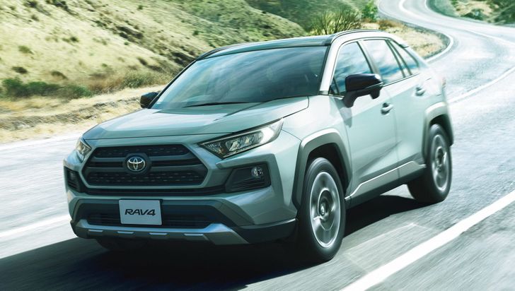 Новый Toyota RAV4 пользуется ажиотажным спросом