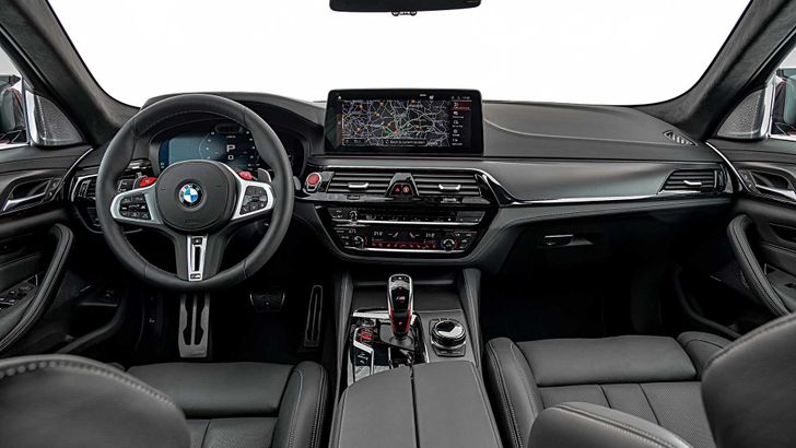 Интерьер BMW M5