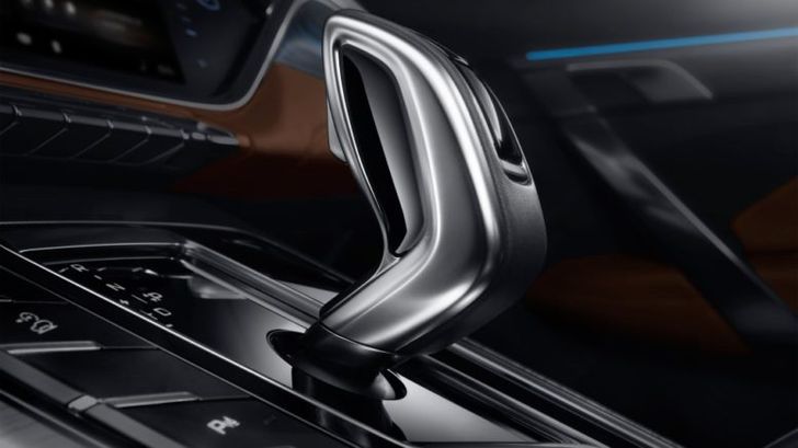 Интерьер Geely Atlas Pro