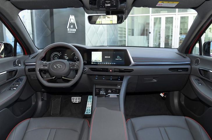 Интерьер китайской Hyundai Sonata