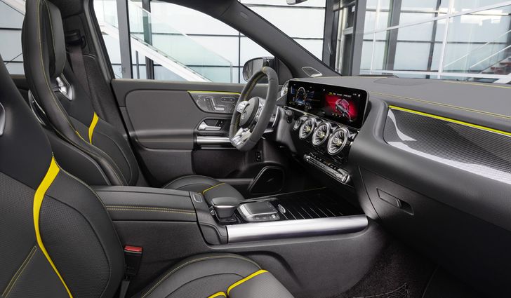 Интерьер Mercedes-AMG GLA
