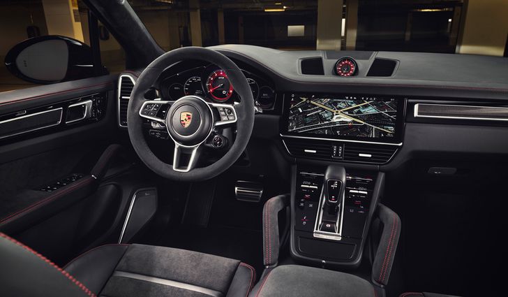 Интерьер Porsche Cayenne GTS