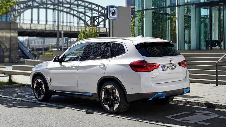 BMW iX3