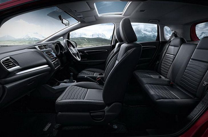 Интерьер Honda WR-V