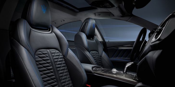 Интерьер Maserati Ghibli Hybrid