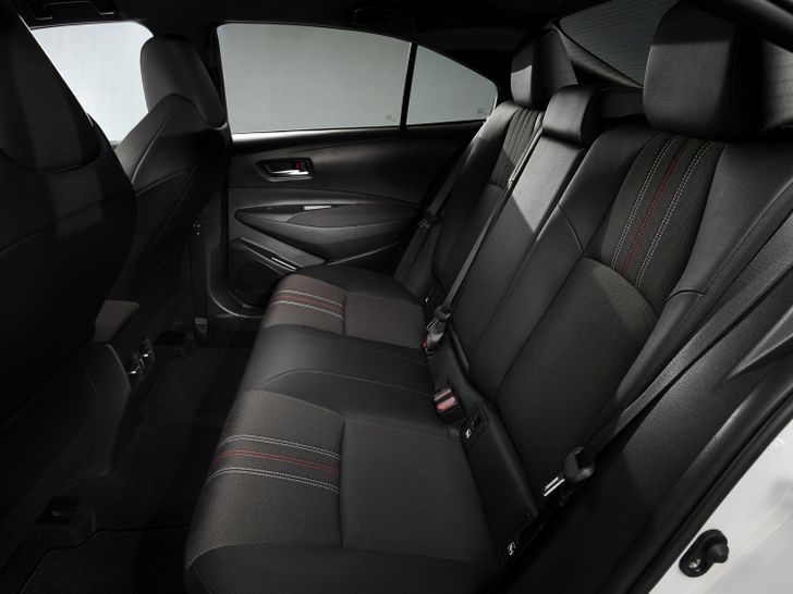 Интерьер Toyota Corolla GR Sport