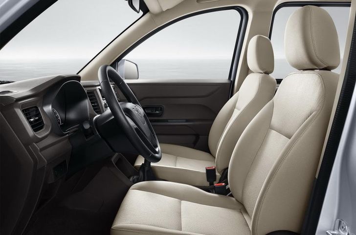 Интерьер Wuling Hong Guang V