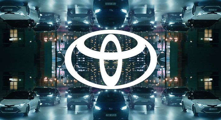 Toyota презентовала обновленный логотип