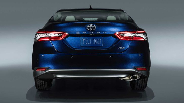 Toyota Camry 2021