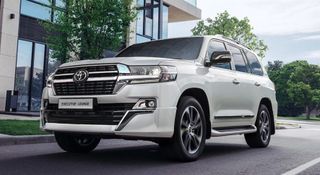 Toyota Land Cruiser 200 Executive Lounge