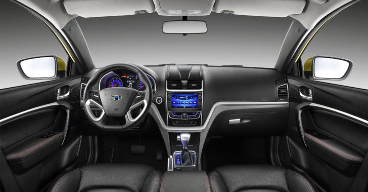 Салон Geely Emgrand 7