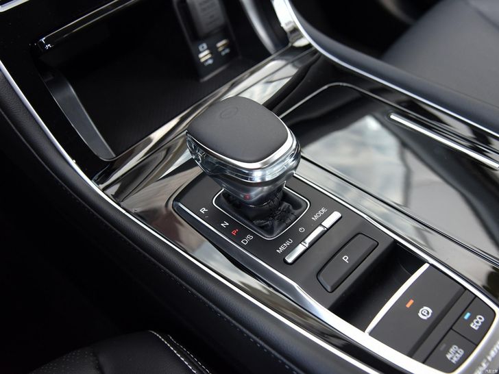 Интерьер GAC GS5