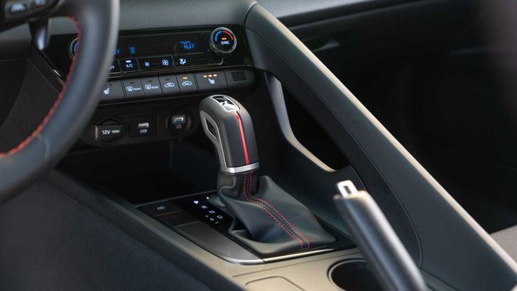 Интерьер Hyundai Elantra N Line