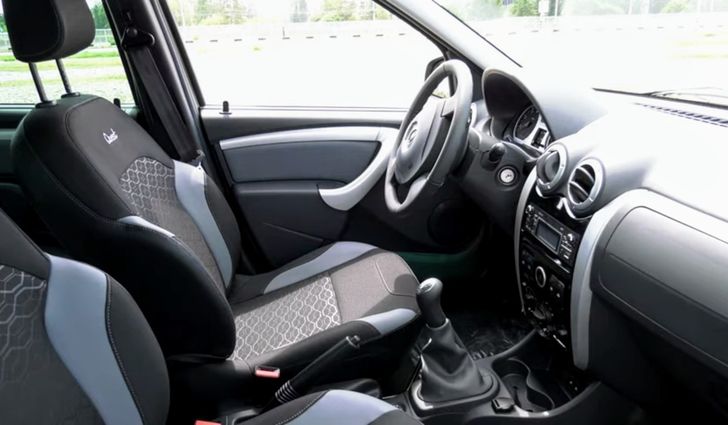 Салон LADA Largus Cross Quest