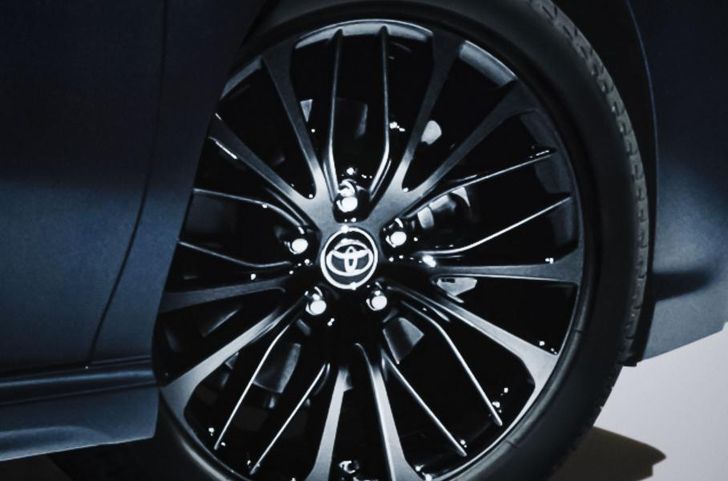 Toyota Camry Black Edition
