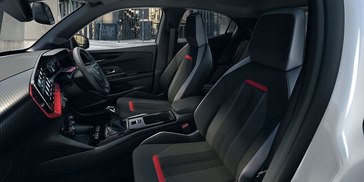 Интерьер Opel Mokka