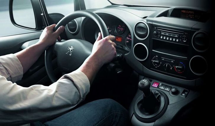 Салон Peugeot Partner