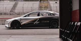 Трехмоторный Lucid Air