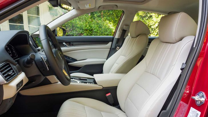 Интерьер Honda Accord