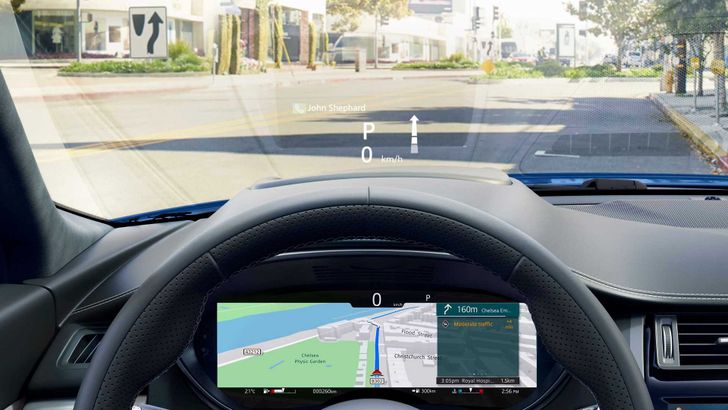 Интерьер Jaguar E-Pace